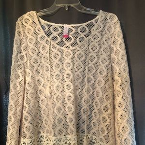 Lace type tunic. Nice over swim wear